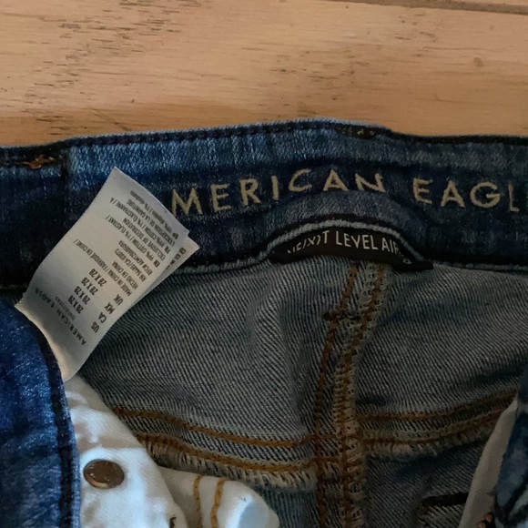 American Eagle Super distressed 👖 jeans! 28x28. - Picture 4 of 4